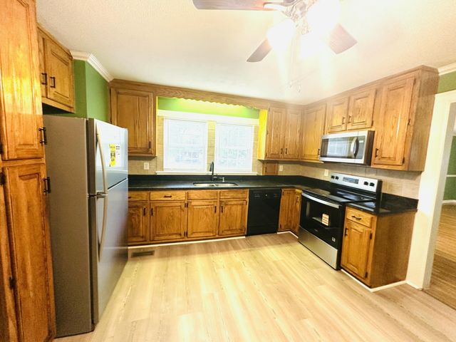 8827 E Brainerd Road, Chattanooga, TN 37421