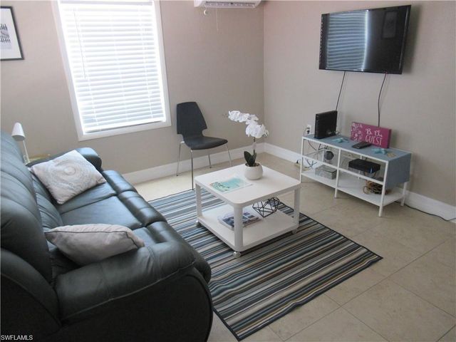 778 107th AVE N # B, Naples, FL 34108