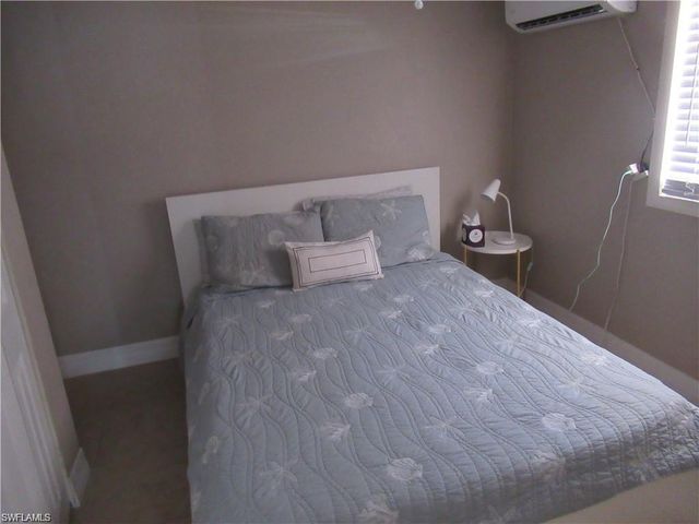 778 107th AVE N # B, Naples, FL 34108