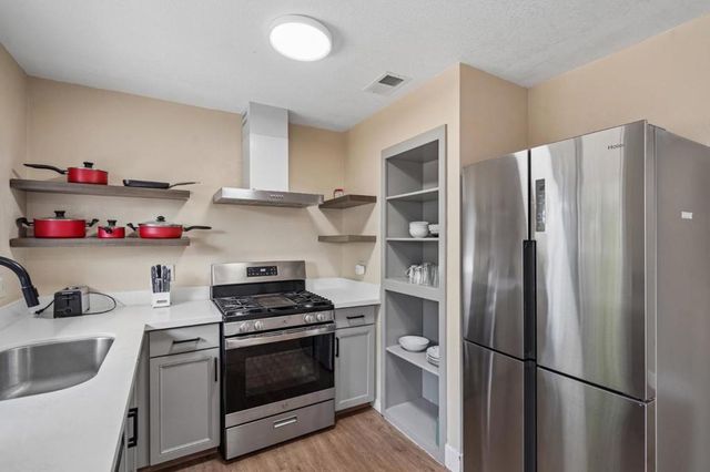 9021 Posada Way, Sacramento, CA 95826