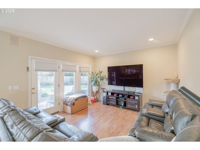 925 Scepter Ct, Salem, OR 97301