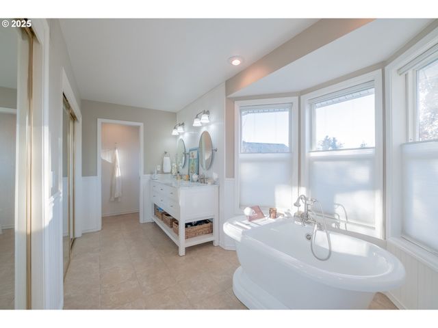 925 Scepter Ct, Salem, OR 97301