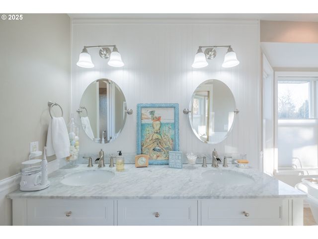 925 Scepter Ct, Salem, OR 97301