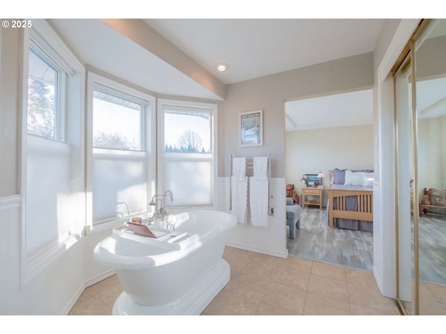 925 Scepter Ct, Salem, OR 97301