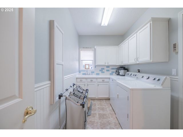 925 Scepter Ct, Salem, OR 97301