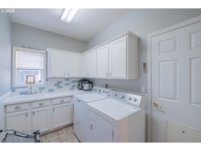 925 Scepter Ct, Salem, OR 97301