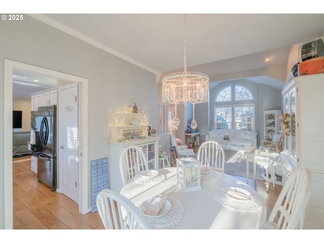 925 Scepter Ct, Salem, OR 97301