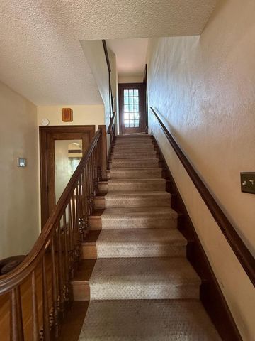 2010 Main STREET, La Crosse, WI 54601