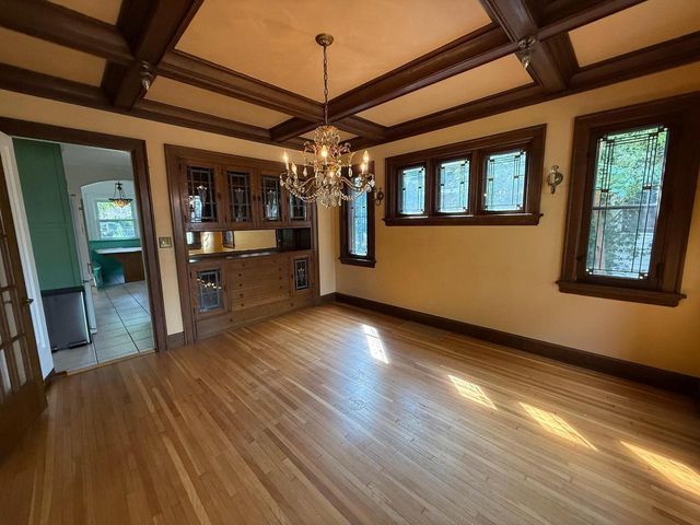 2010 Main STREET, La Crosse, WI 54601