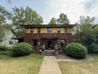 2010 Main STREET, La Crosse, WI 54601