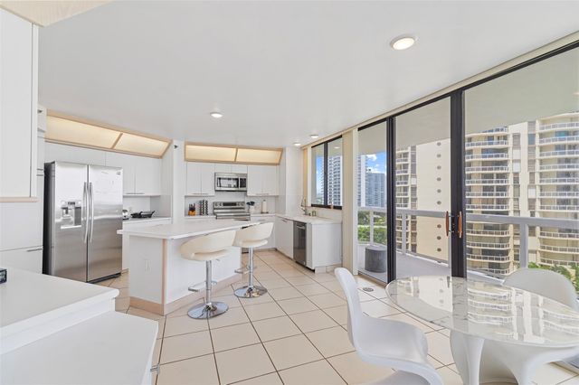 20185 E Country Club Drive 901, Aventura, FL 33180