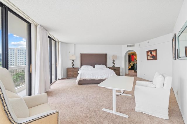 20185 E Country Club Drive 901, Aventura, FL 33180