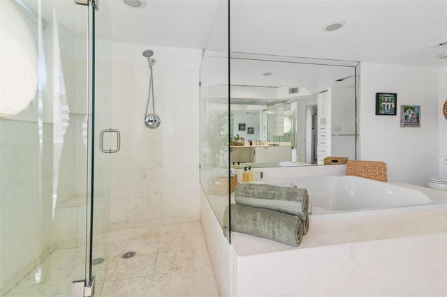 20185 E Country Club Drive 901, Aventura, FL 33180