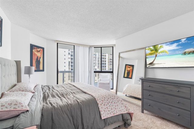 20185 E Country Club Drive 901, Aventura, FL 33180