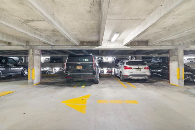 20185 E Country Club Drive 901, Aventura, FL 33180