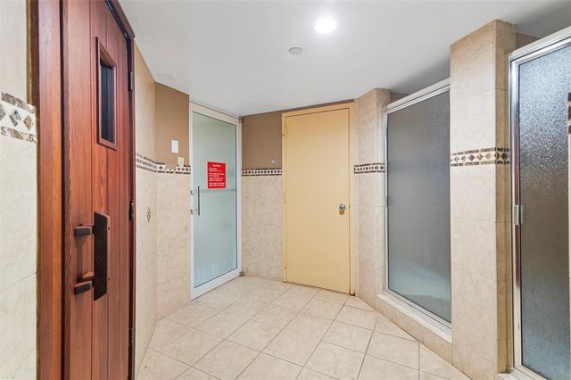 20185 E Country Club Drive 901, Aventura, FL 33180