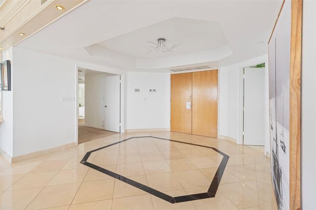 20185 E Country Club Drive 901, Aventura, FL 33180