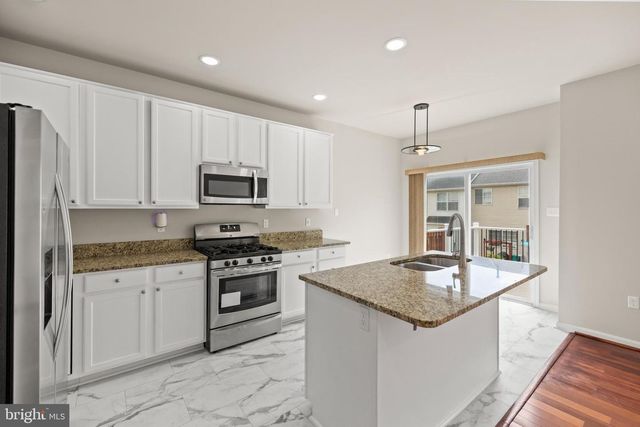2448 ROLLING PLAINS DR, Herndon, VA 20171