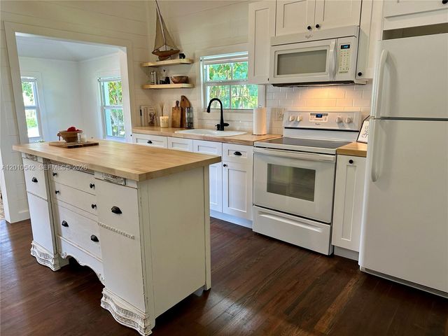 2287 NE Patrician St, Jensen Beach, FL 34957