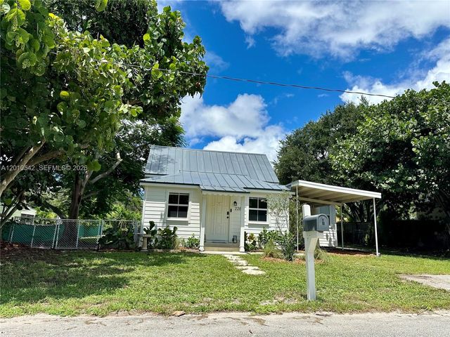 2287 NE Patrician St, Jensen Beach, FL 34957