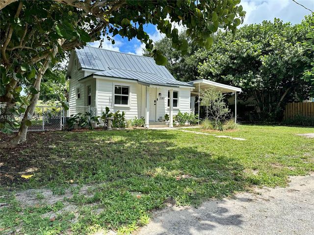 2287 NE Patrician St, Jensen Beach, FL 34957
