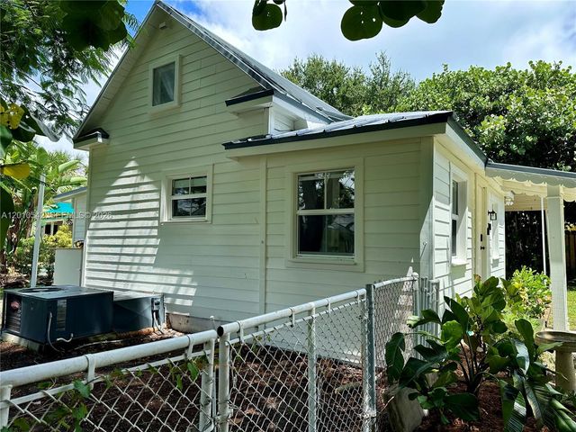 2287 NE Patrician St, Jensen Beach, FL 34957