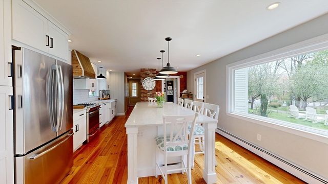 375 Linebrook Rd, Ipswich, MA 01938