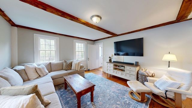 375 Linebrook Rd, Ipswich, MA 01938