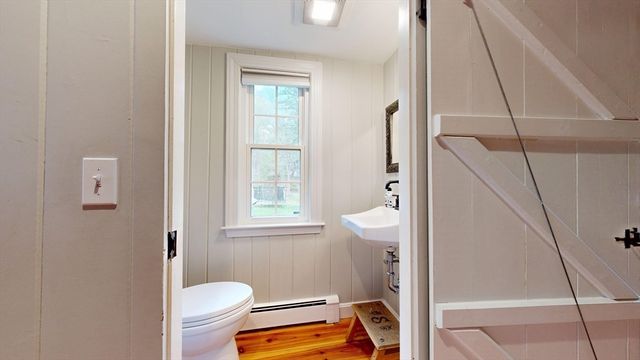 375 Linebrook Rd, Ipswich, MA 01938