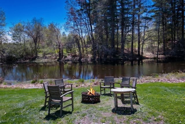 375 Linebrook Rd, Ipswich, MA 01938