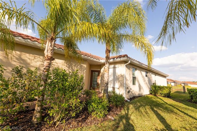 1645 Alameda DR, Naples, FL 34120