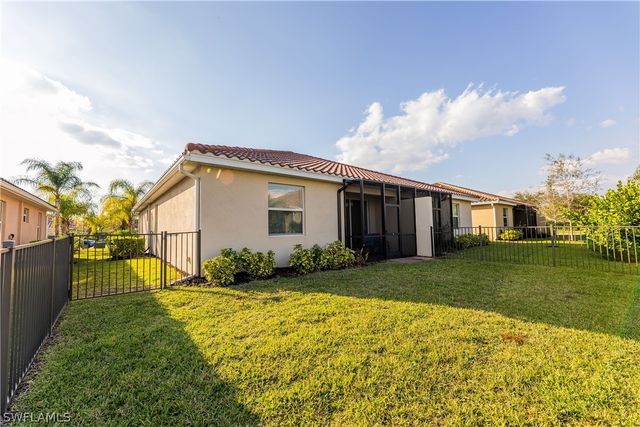 1645 Alameda DR, Naples, FL 34120