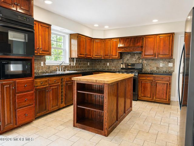 14 Aspen Court, Jackson, NJ 08527