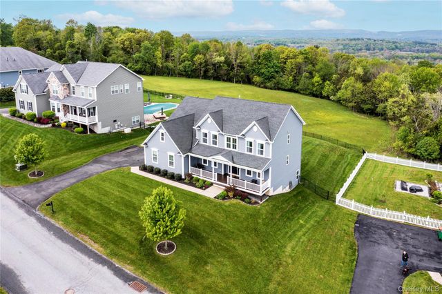 58 Ridgeline Drive, Poughkeepsie, NY 12603