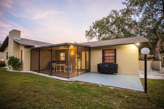 2719 FOREST KNOLL DRIVE, Sarasota, FL 34232