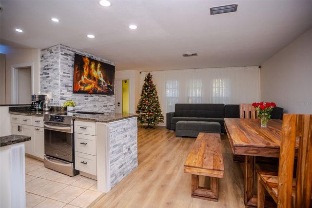 2719 FOREST KNOLL DRIVE, Sarasota, FL 34232