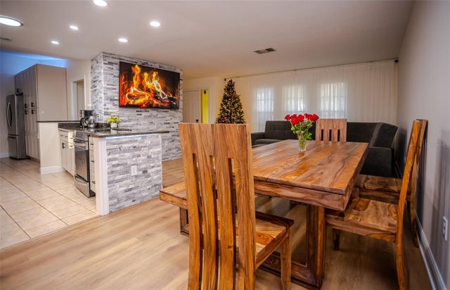 2719 FOREST KNOLL DRIVE, Sarasota, FL 34232