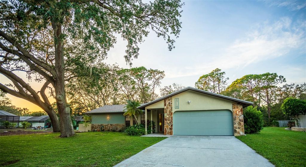 2719 FOREST KNOLL DRIVE, Sarasota, FL 34232