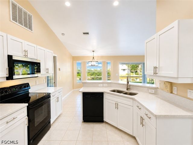 306 SE 8th PL, Cape Coral, FL 33990