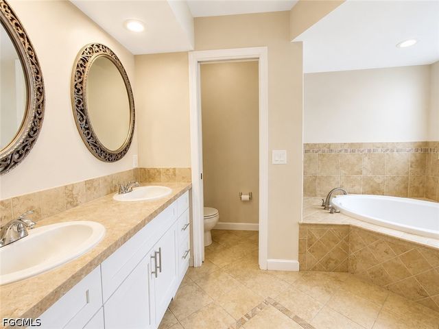 306 SE 8th PL, Cape Coral, FL 33990