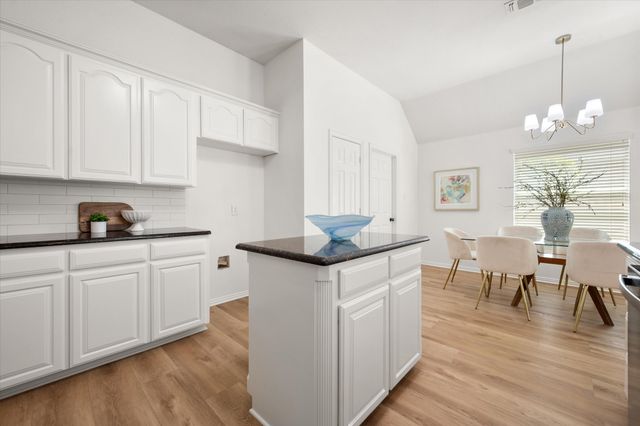 1213 Thistle Hill Trail, Weatherford, TX 76087