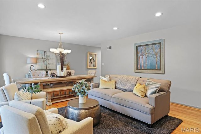 68 Willmore Road, St Louis, MO 63109