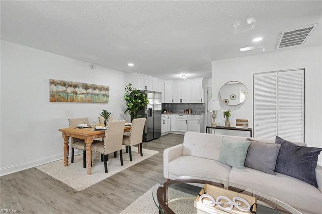 8206 McCloy RD, Norfolk, VA 23505