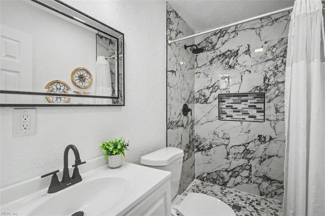 8206 McCloy RD, Norfolk, VA 23505