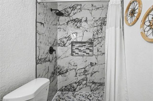 8206 McCloy RD, Norfolk, VA 23505