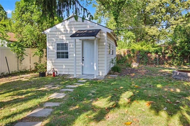 8206 McCloy RD, Norfolk, VA 23505