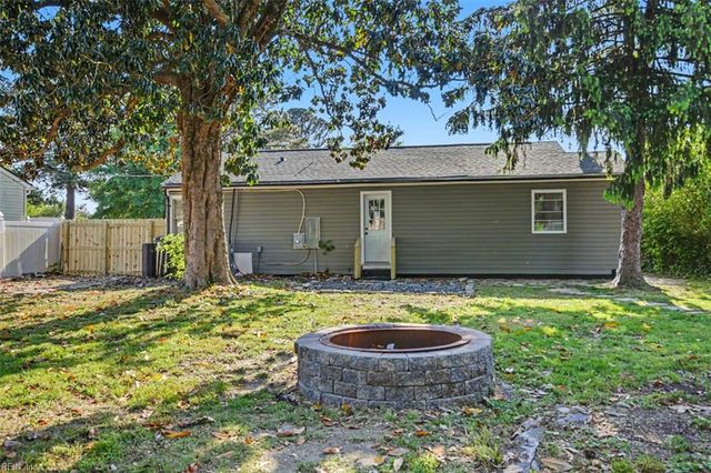 8206 McCloy RD, Norfolk, VA 23505