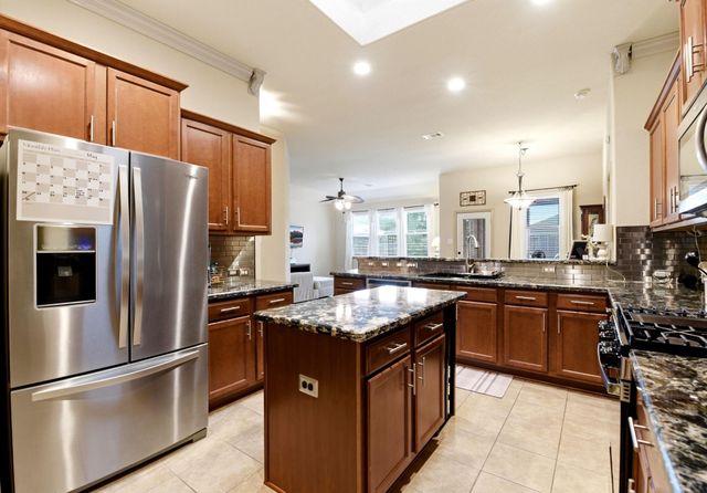 3233 Emma Lake Court, Dickinson, TX 77539