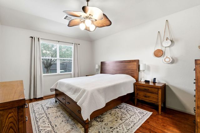 3233 Emma Lake Court, Dickinson, TX 77539
