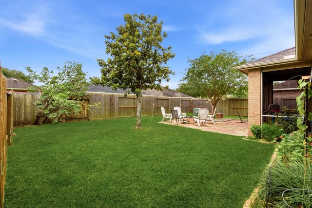 3233 Emma Lake Court, Dickinson, TX 77539